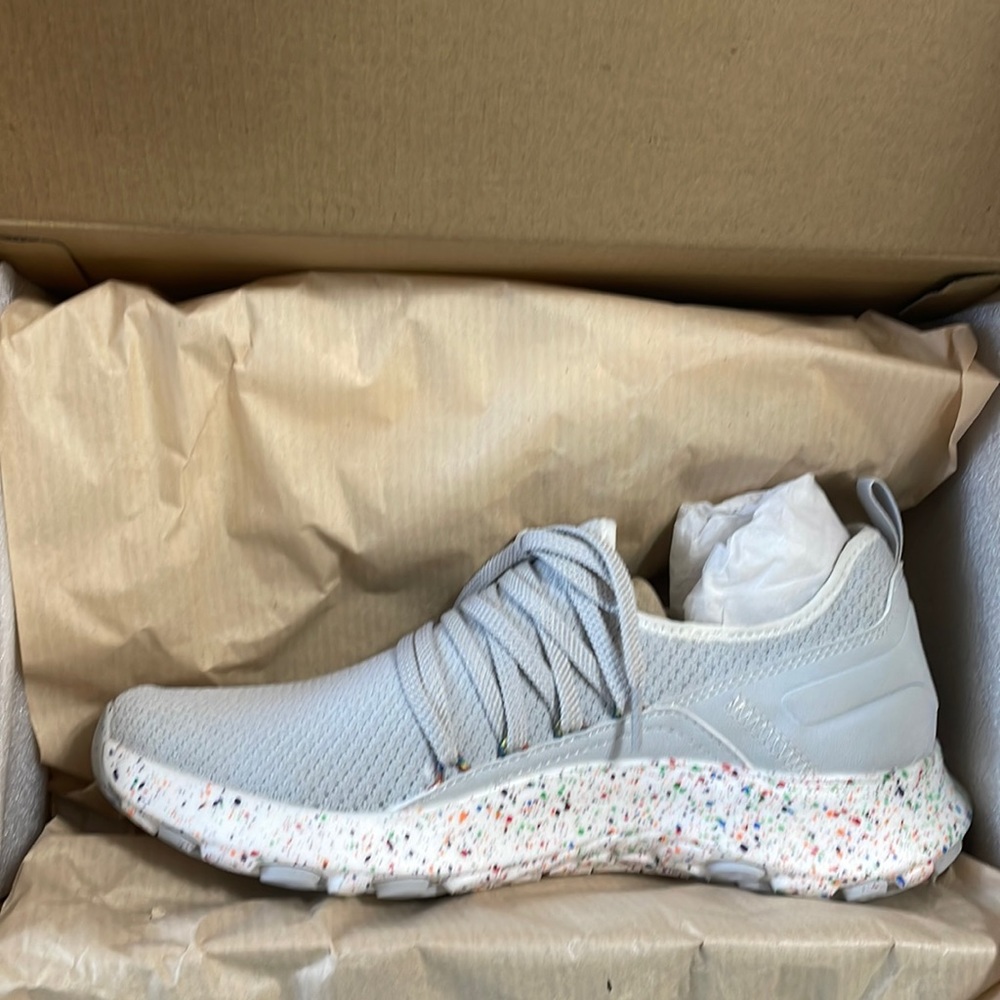 Merrell cloud knit sneakers confetti design women’s size 10.❤️‍🔥NEW in BOX❤️‍🔥